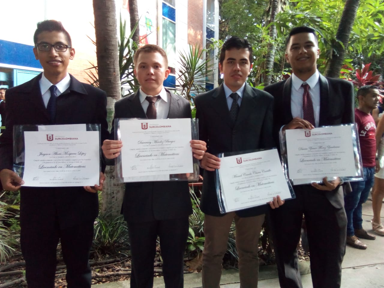 Jheysson Alexis Mosquera, Duverney Méndez Burgos, Camilo Claros y Duván Flórez, licenciados en matemáticas.